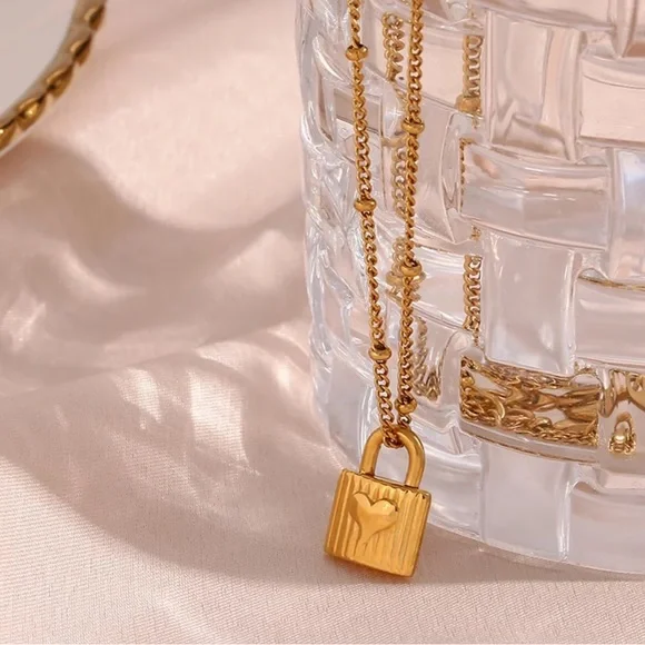 18k Gold Love Engraved Heart Lock Pendant Necklace, nice Necklace, cute Necklace - Picture 5 of 7